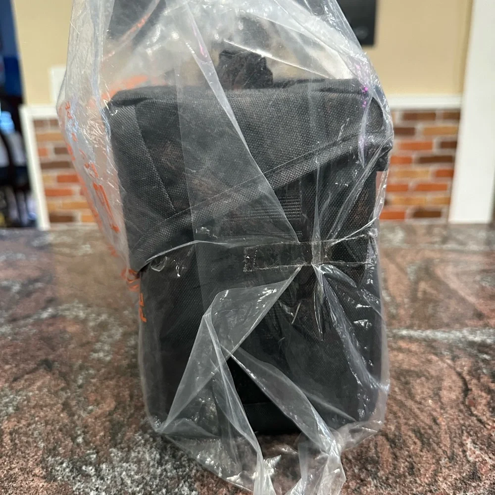 NWT Canon EOS Shoulder Bag 200ES